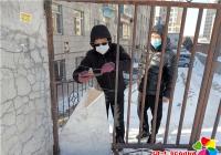 北山街道“一證雙卡”加固無物業小區控疫堤壩
